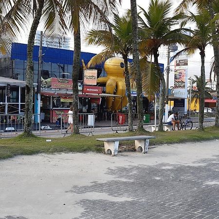 Biwa Condominio Cm Piscina, 1Garagem, Wi-Fi 300 Mega, Central De Vigilancia Remota , Centro Do Guaruja Proximo A Praia E Comercio, Horarios Check-In E Check-Out Flexiveis المظهر الخارجي الصورة