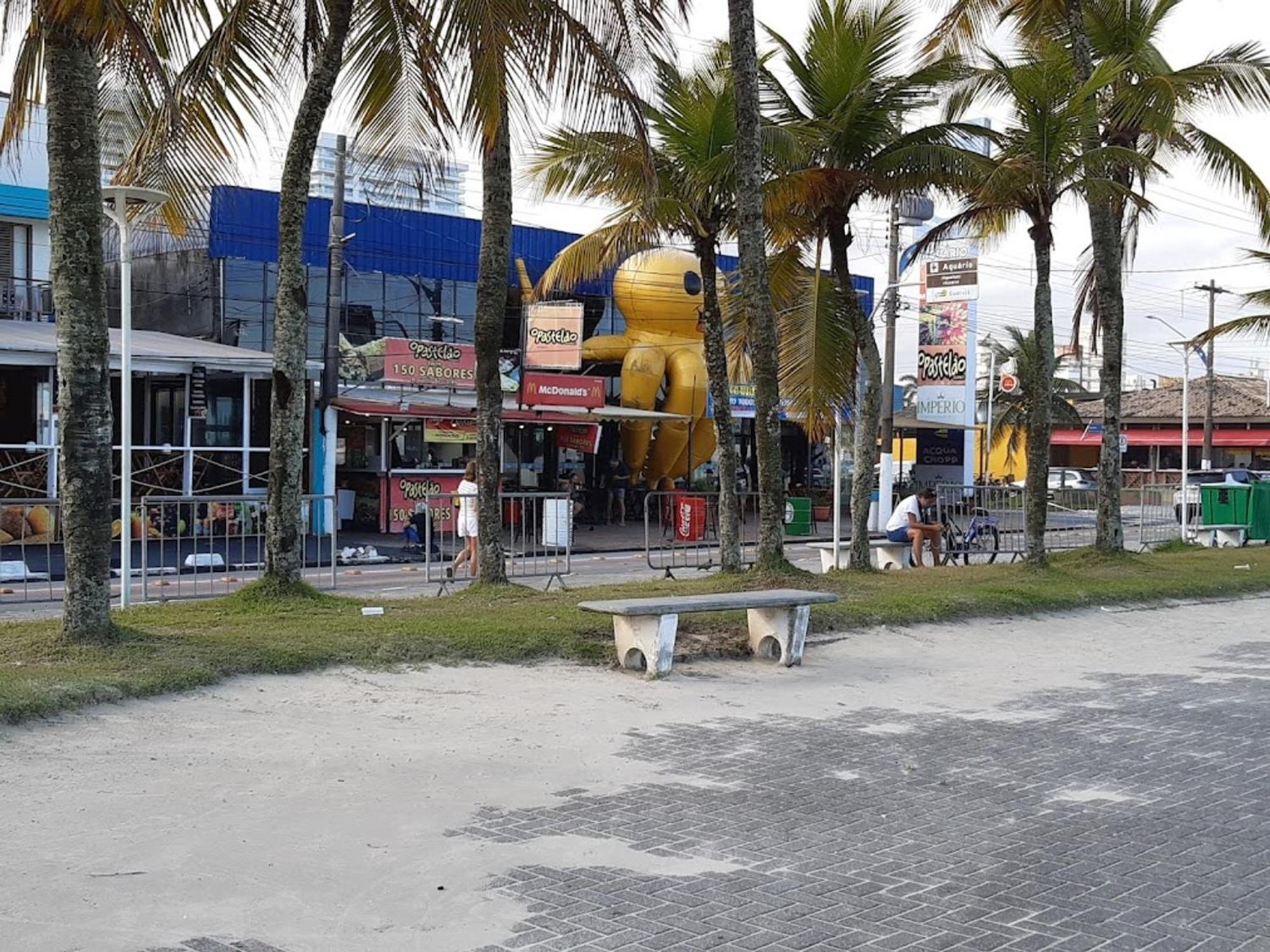 Biwa Condominio Cm Piscina, 1Garagem, Wi-Fi 300 Mega, Central De Vigilancia Remota , Centro Do Guaruja Proximo A Praia E Comercio, Horarios Check-In E Check-Out Flexiveis المظهر الخارجي الصورة